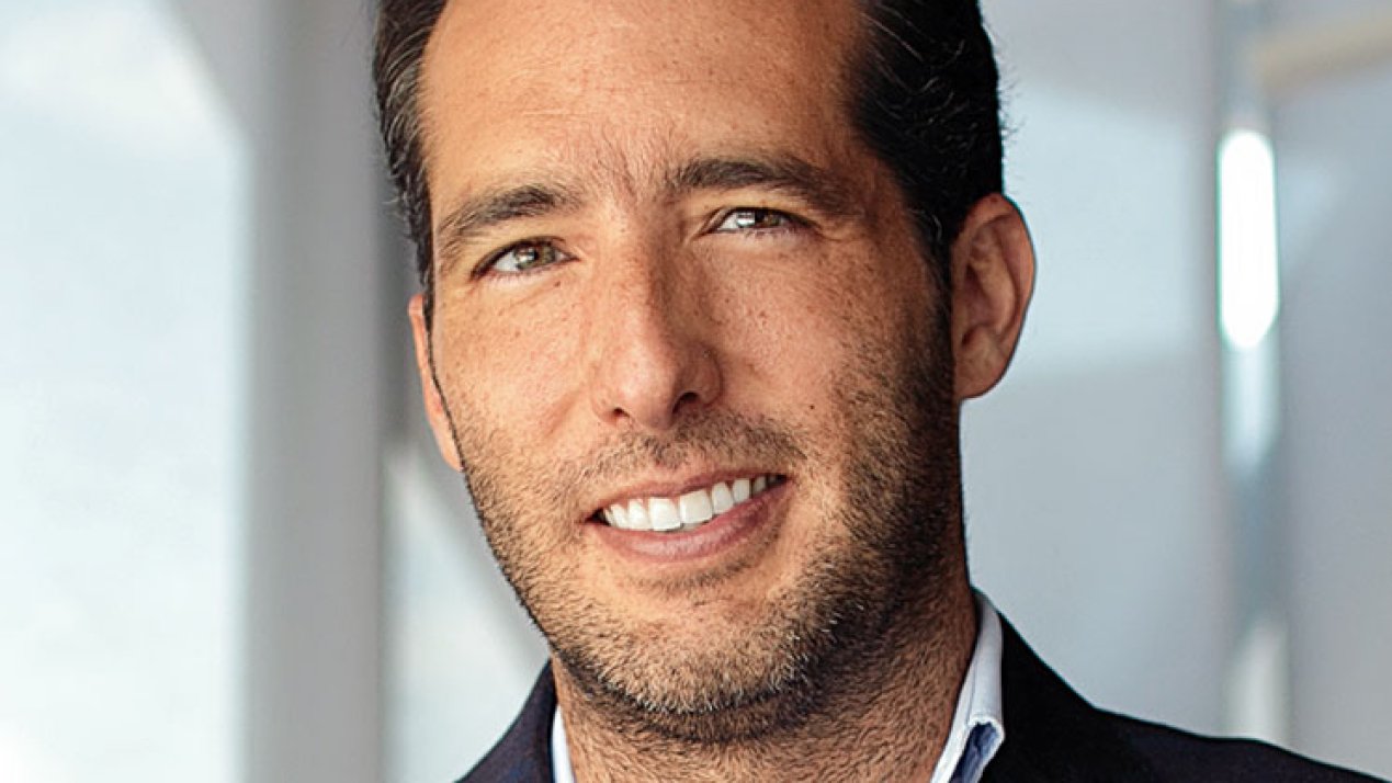 Challenges, Opportunities from Data Centers Adopting Renewables