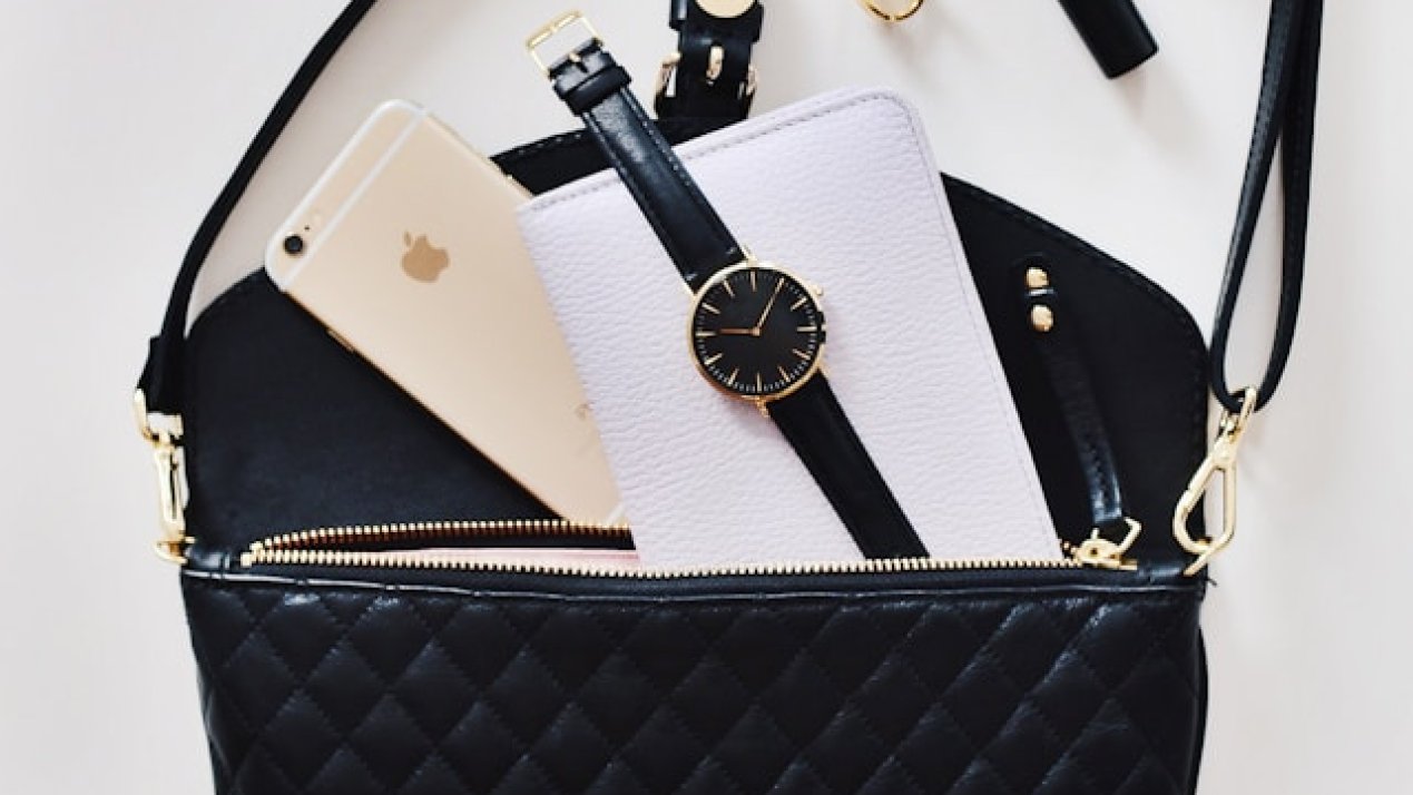 Luxury Brands See Major Losses as Mexbol Drops 11.5%