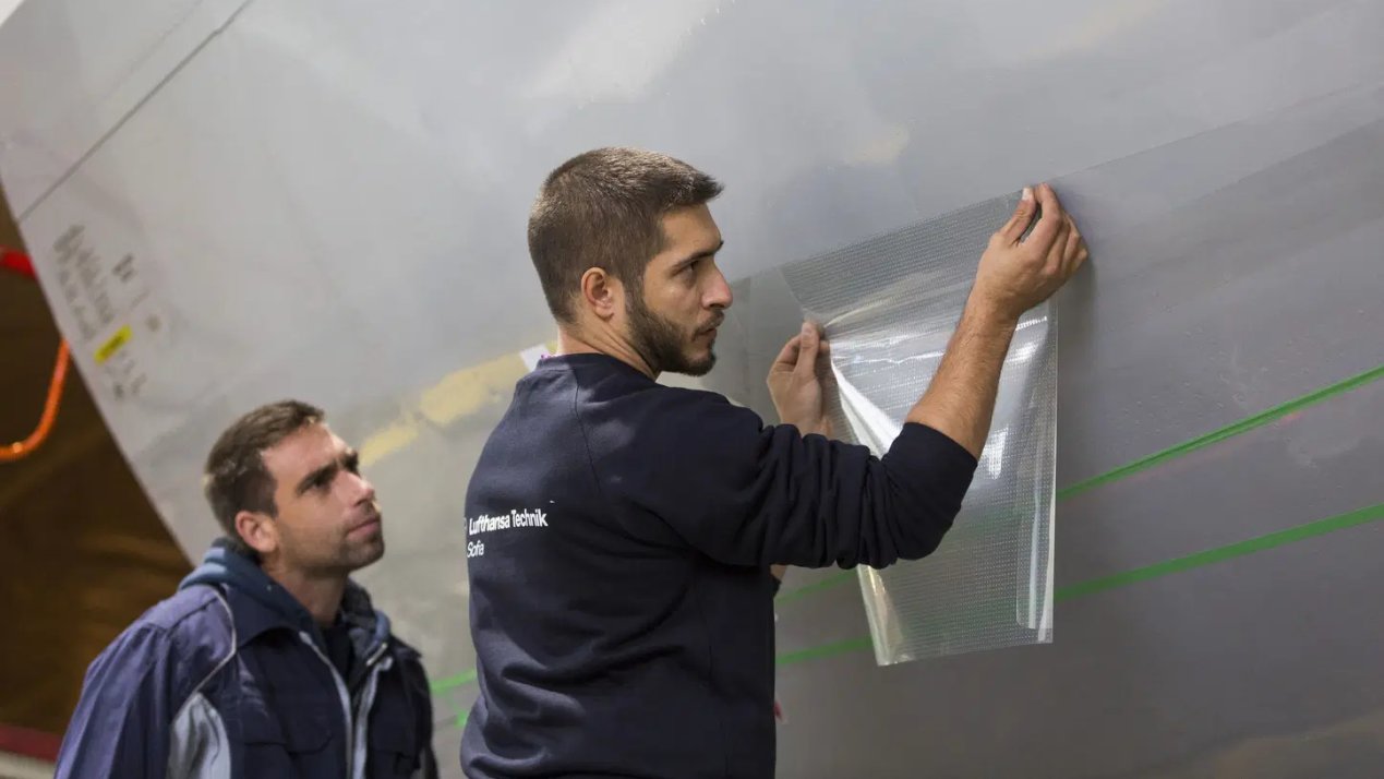 Austrian Airlines Adds AeroSHARK Tech to Boeing 777-200ERs