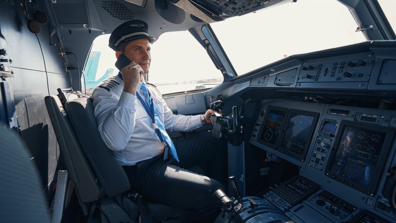 Aviation Faces Debate on Single Pilot and Crew Operations