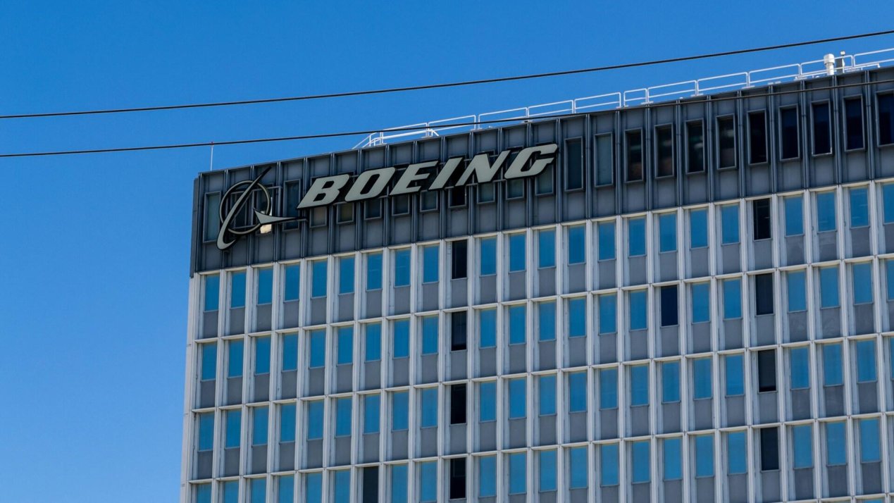 Boeing Contract Expiry Sparks Strike Risk for 32,000 Workers