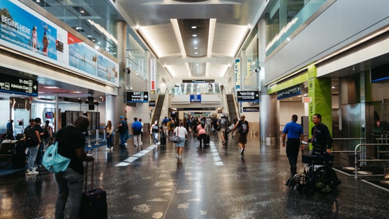 Fridays See Peak Air Travel Volumes: OAG