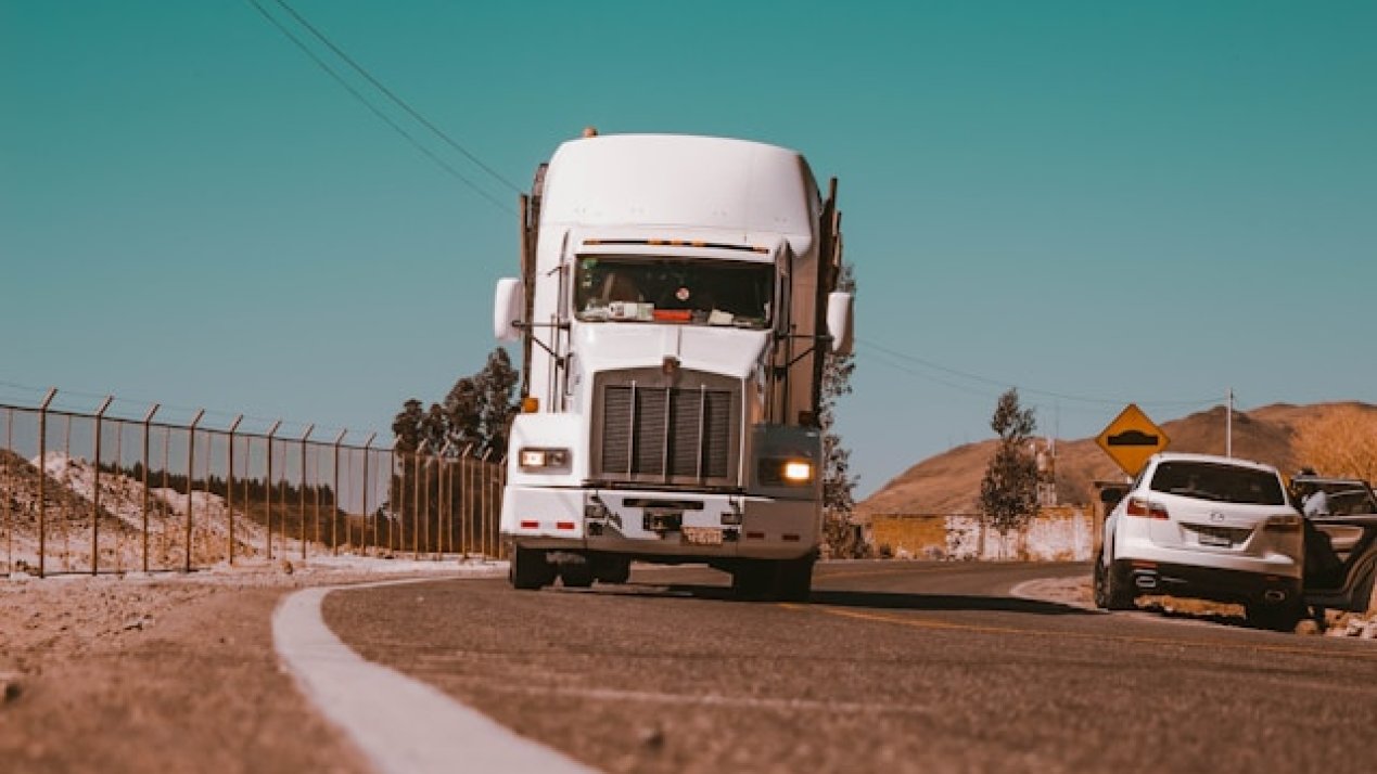 Mexico’s Heavy Vehicle Exports to US Drop 14% in September