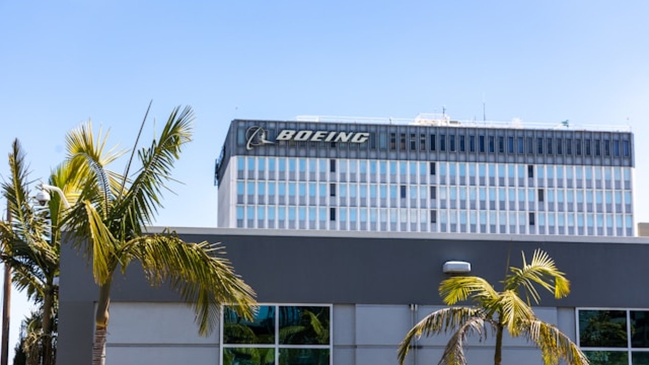 Striking Boeing Workers to Vote on 35% Pay Increase