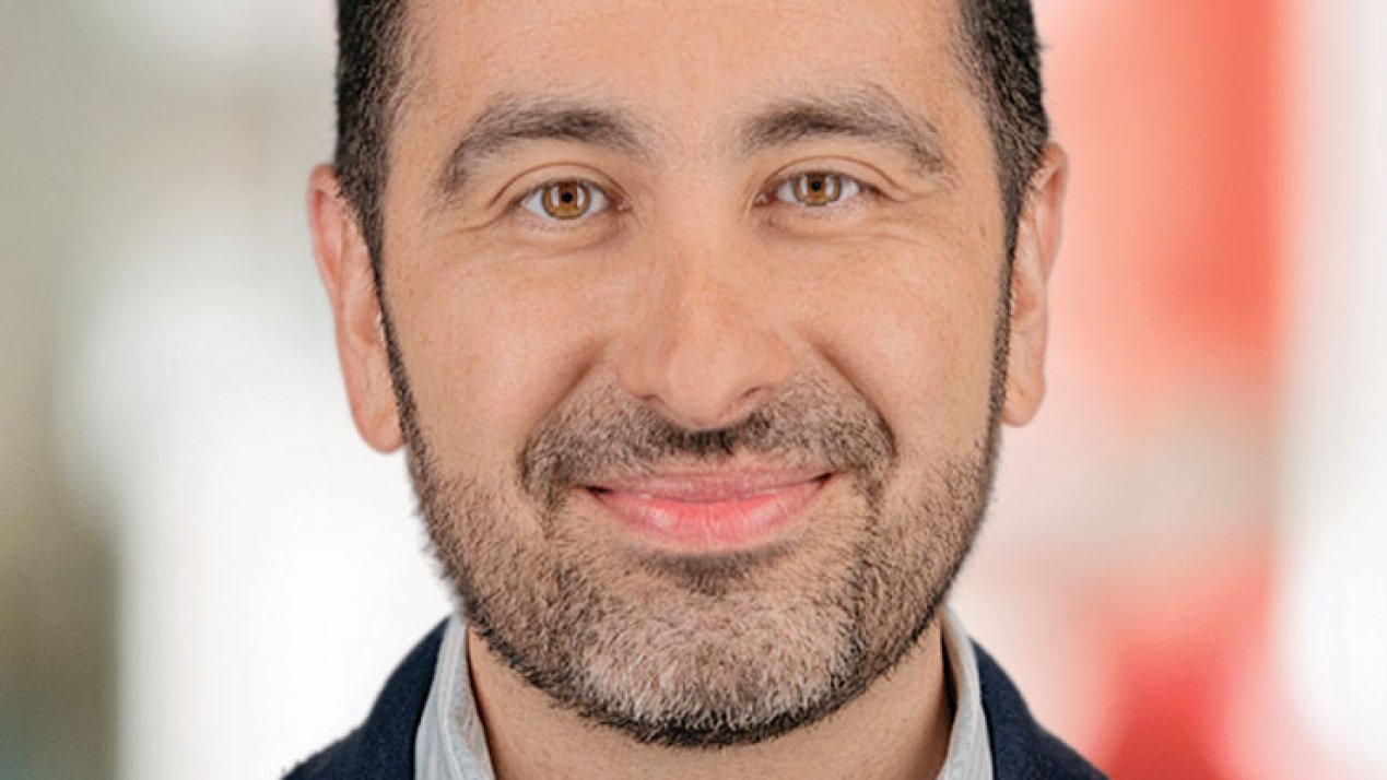  Sustainability Challenge: Adapting to Shifting Consumer Demands