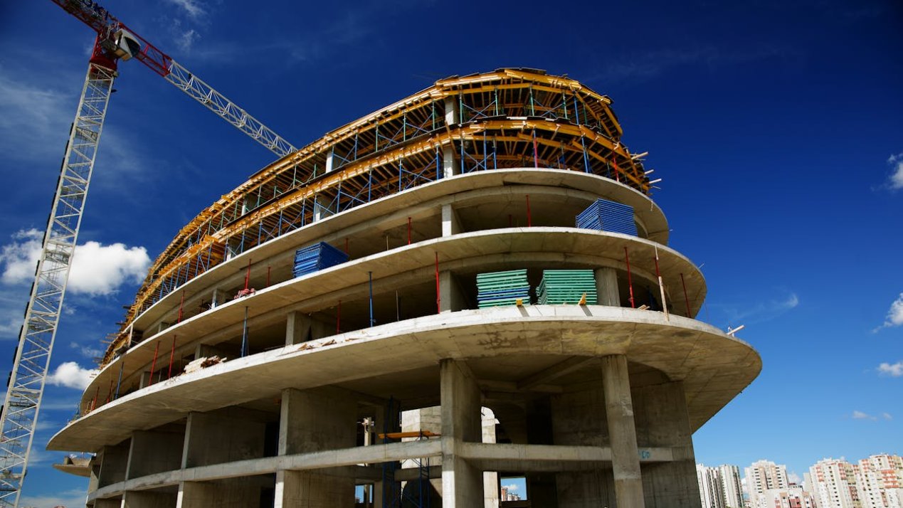 Housing Prices Surge, Industrial Market Expands: Weekly Roundup