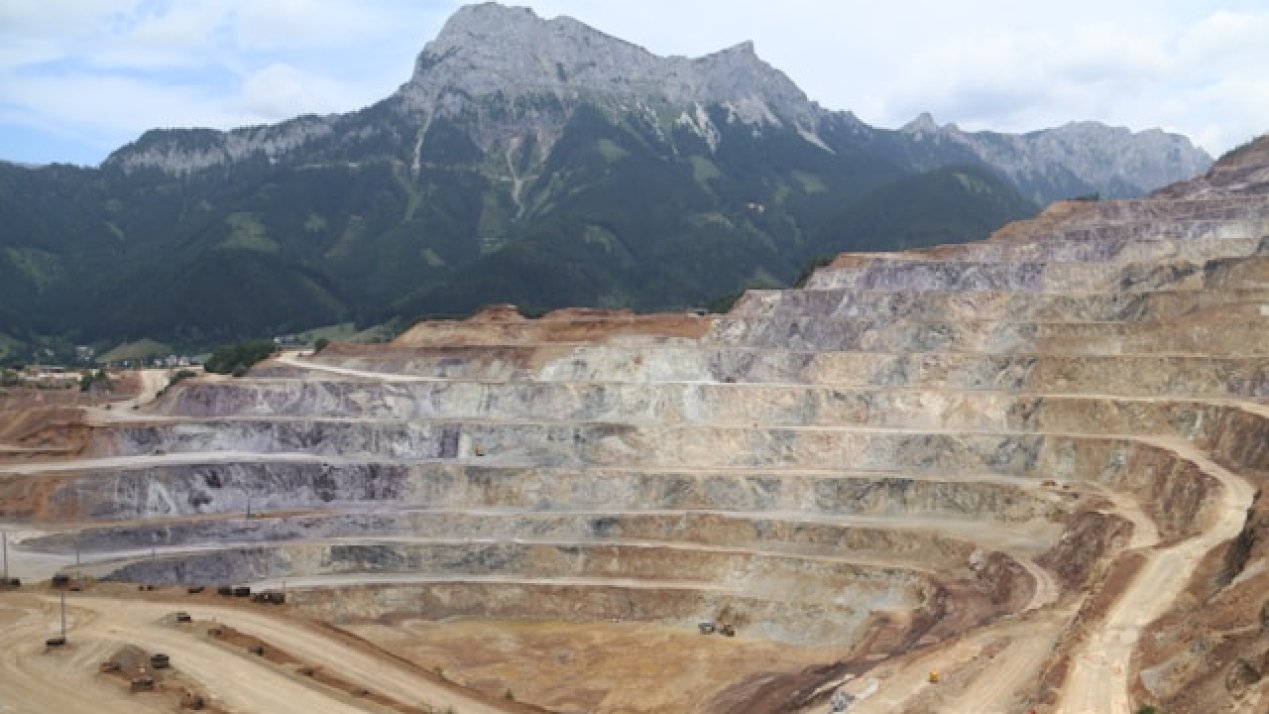 Sheinbaum Announces Review of Open-Pit Mining Ban Proposal