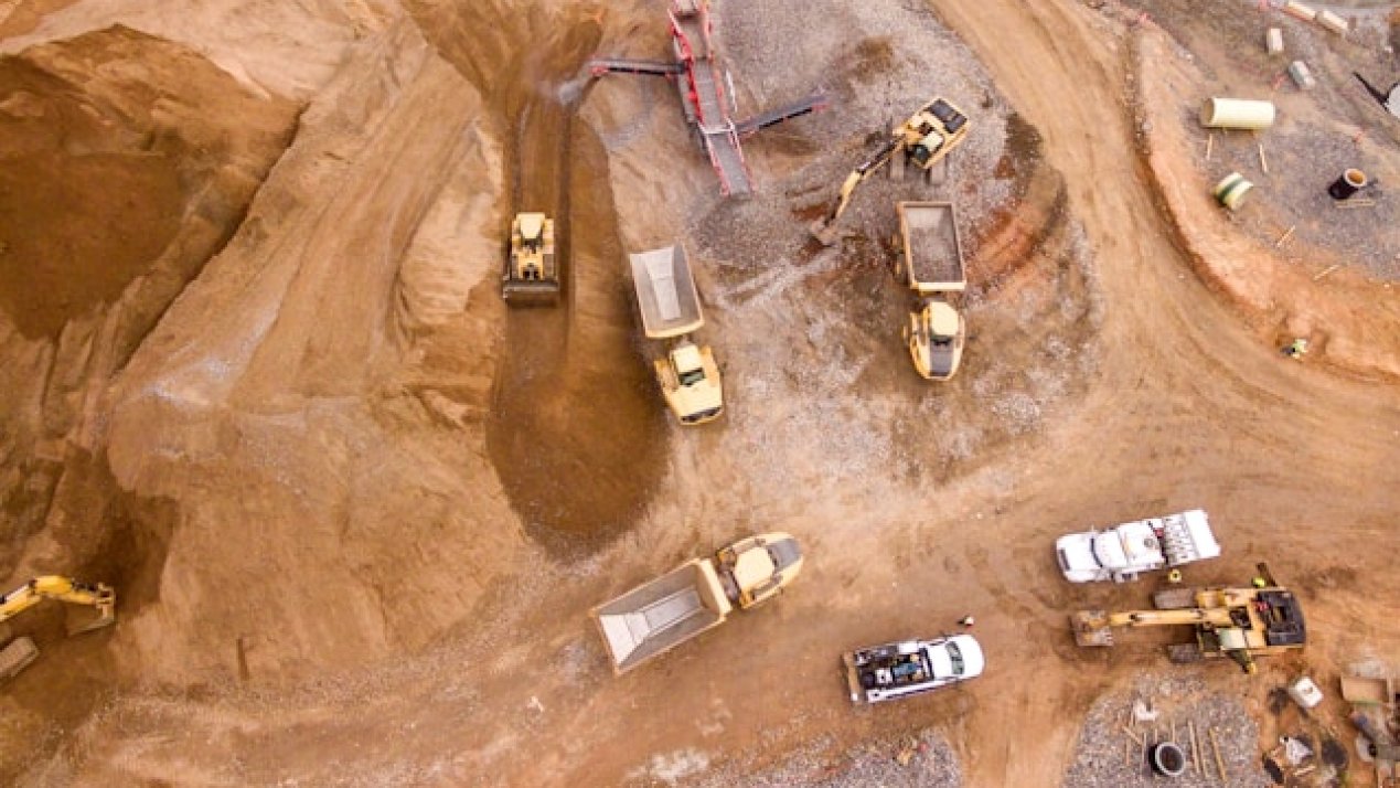 Mining Services Decline but Mining Sector Sees Growth
