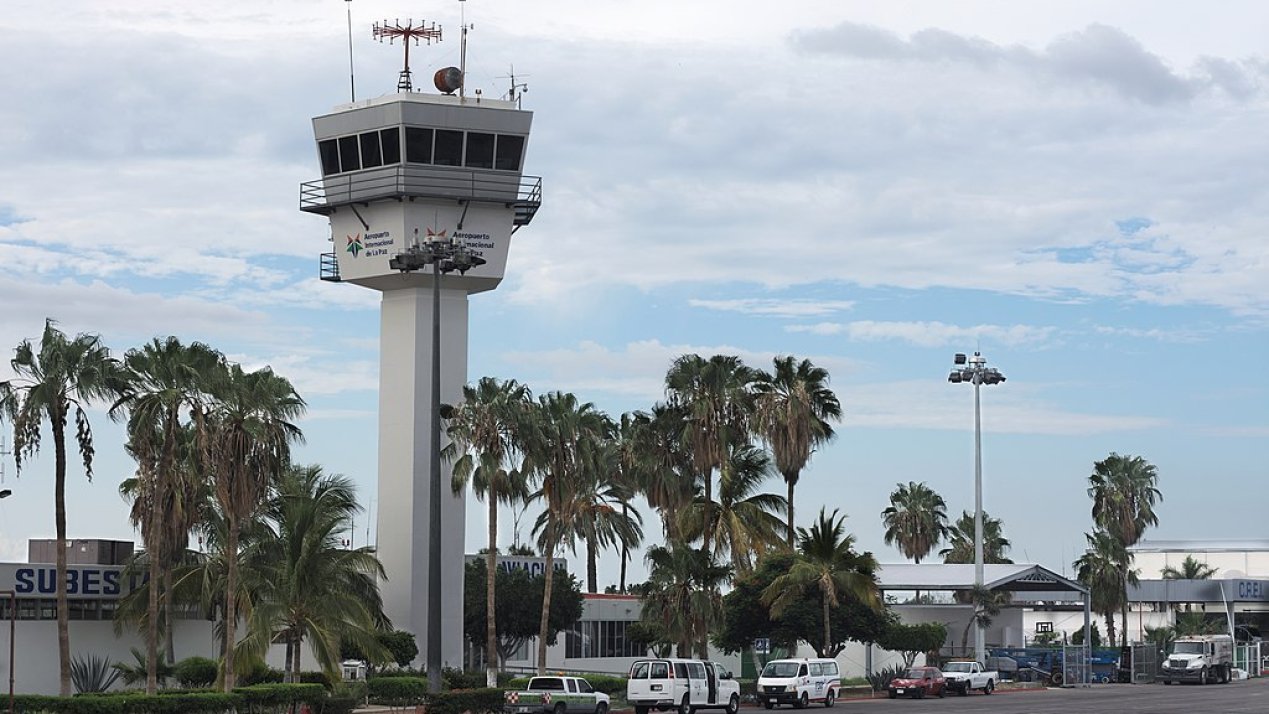 Mexican Air Traffic Controllers Protest Poor Working Conditions