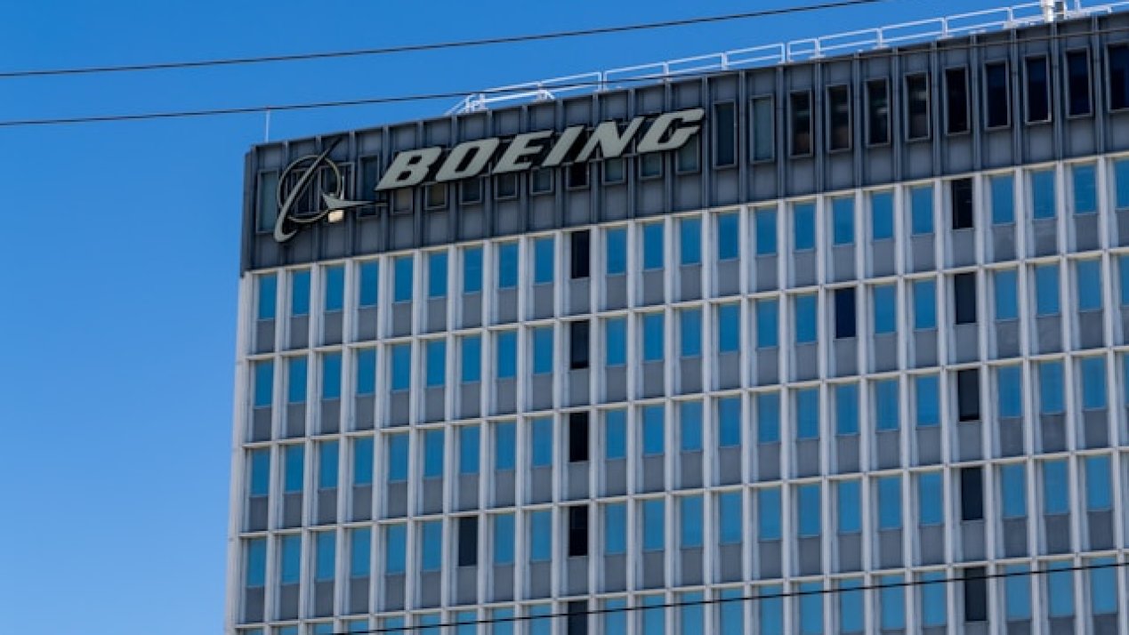 Boeing 777X Testing Resumes, Delivery Scheduled for 2026