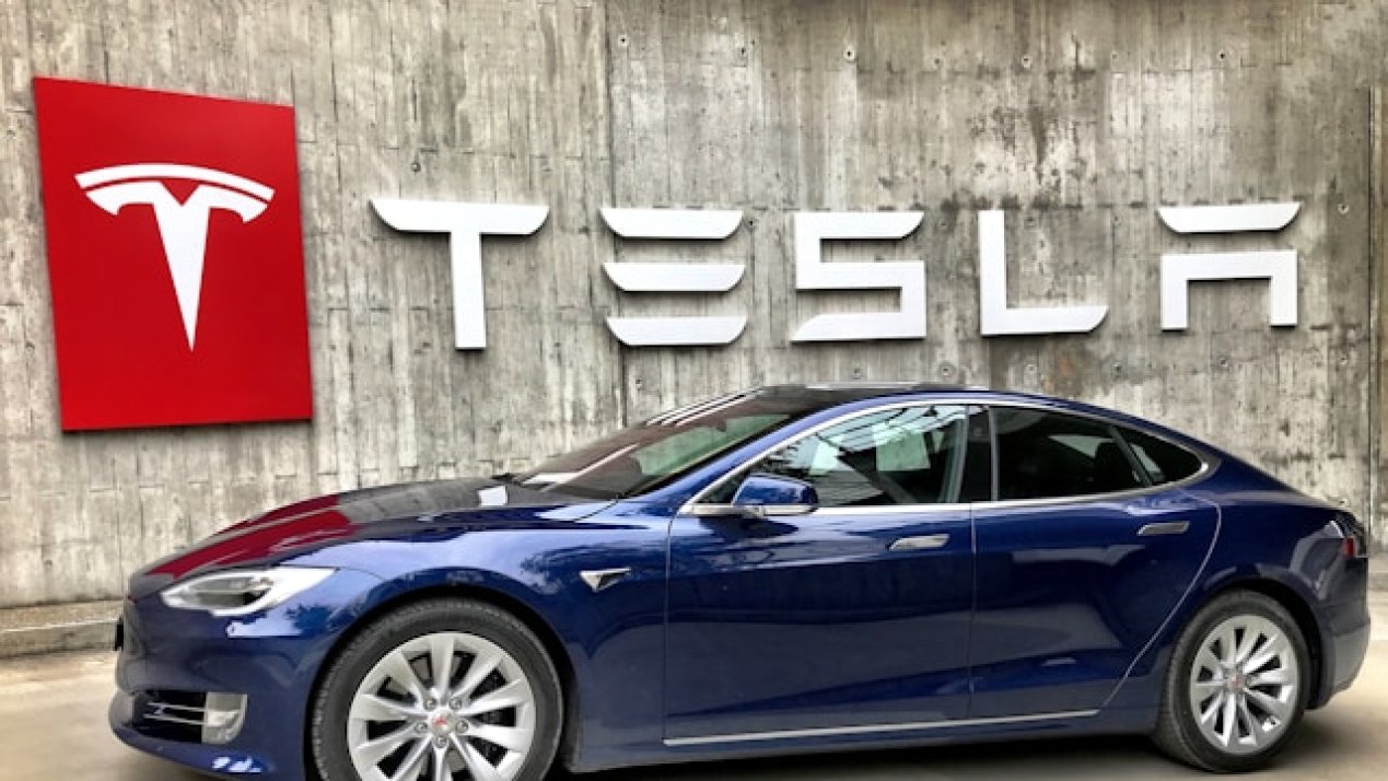 Tesla Faces Major Impact from US-China Graphite Tariff Dispute