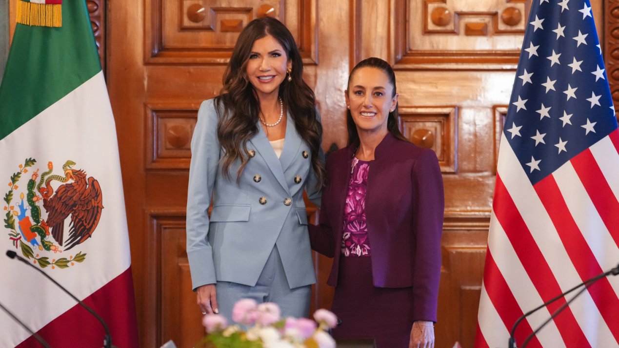 Sheinbaum Seeks Ban on Foreign Political Ads in Mexican Media