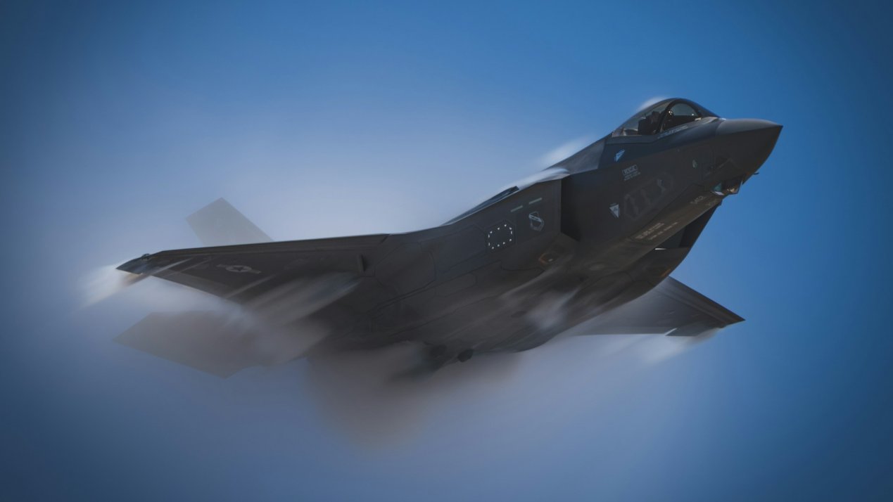 Lockheed Martin's 1Q25 Revenue Soars Amid Defense Demand