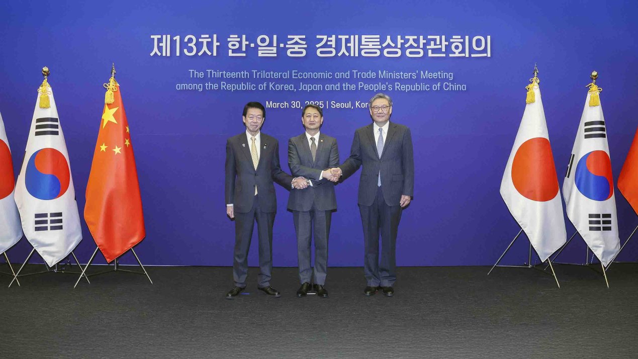 China, Japan, South Korea Strengthen Ties Ahead of US Tariffs