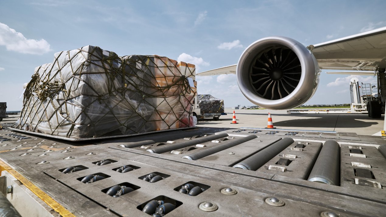 US-China Trade War Halves E-Commerce Shipments, Boosts LatAm