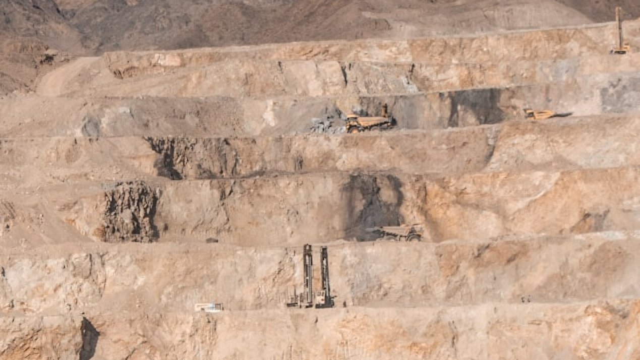 Defiance Silver to Acquire Green Earth Metals