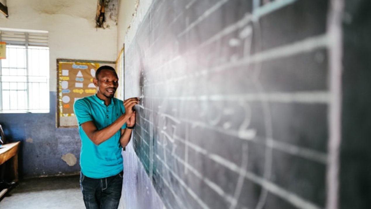 UNESCO Warns of Urgent Teacher Shortage in Latin America