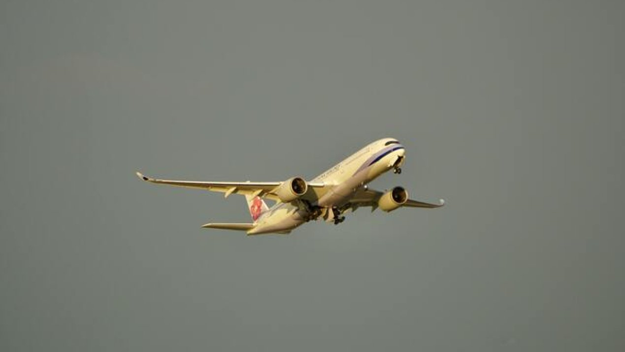 Philly TRACON Outage Disrupts Newark Flights, Echoes Recent Case