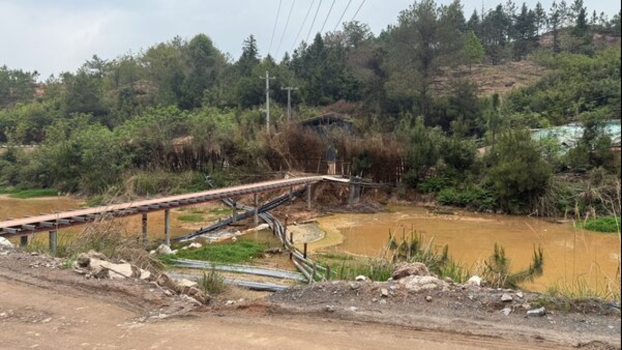 Carmakers Hit by China's Rare Earth Export Controls on Components