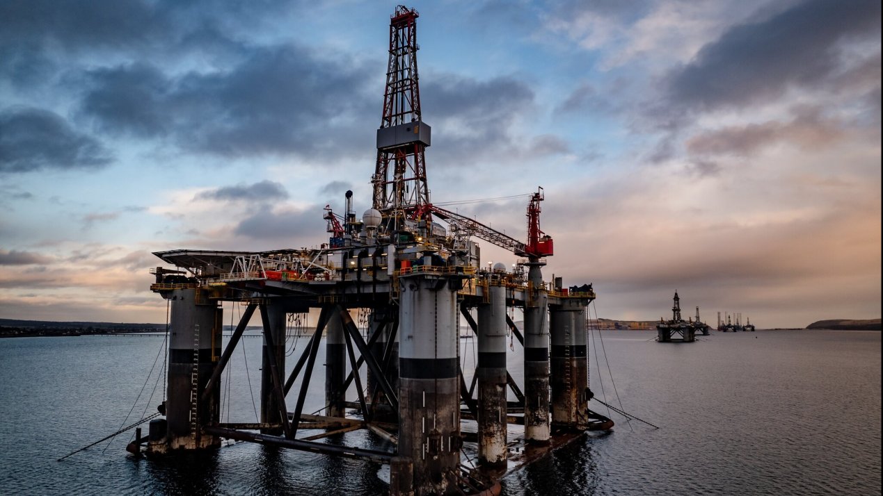 Sheinbaum Rejects PEMEX Contractor Shutdown Over Unpaid Debt