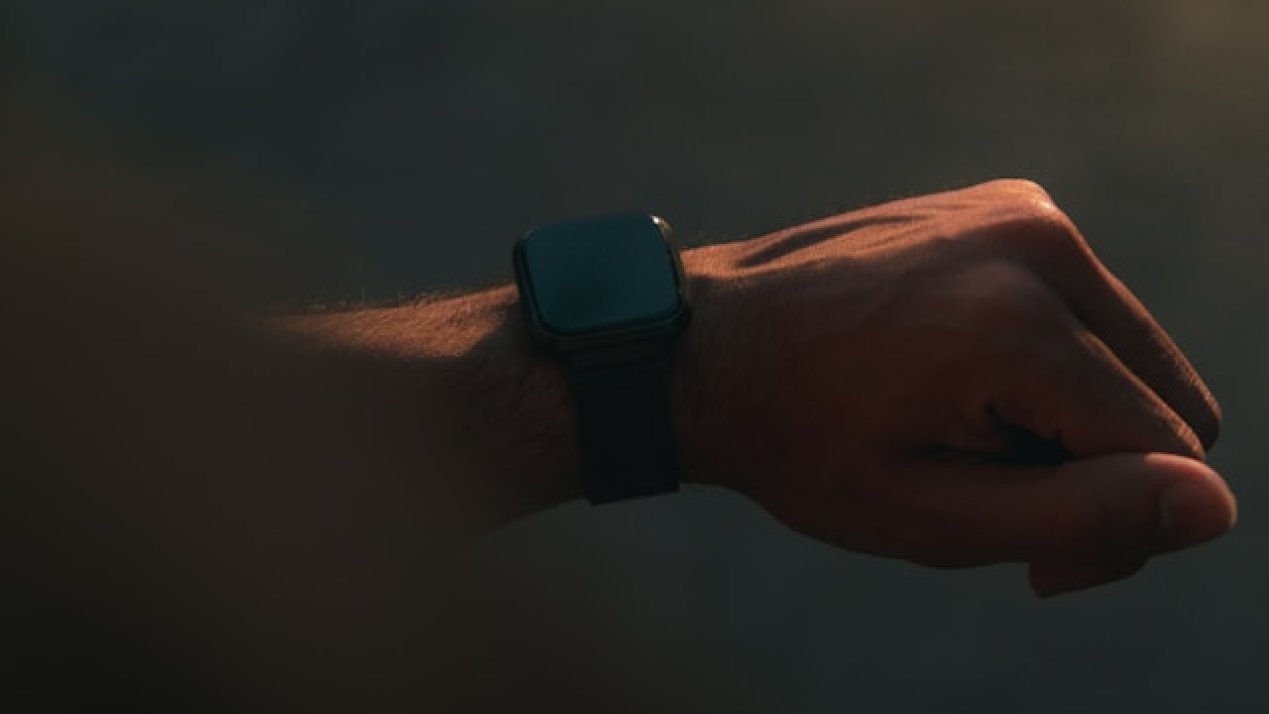 OPPO Targets Health Tech Sector With X2 Mini Smartwatch