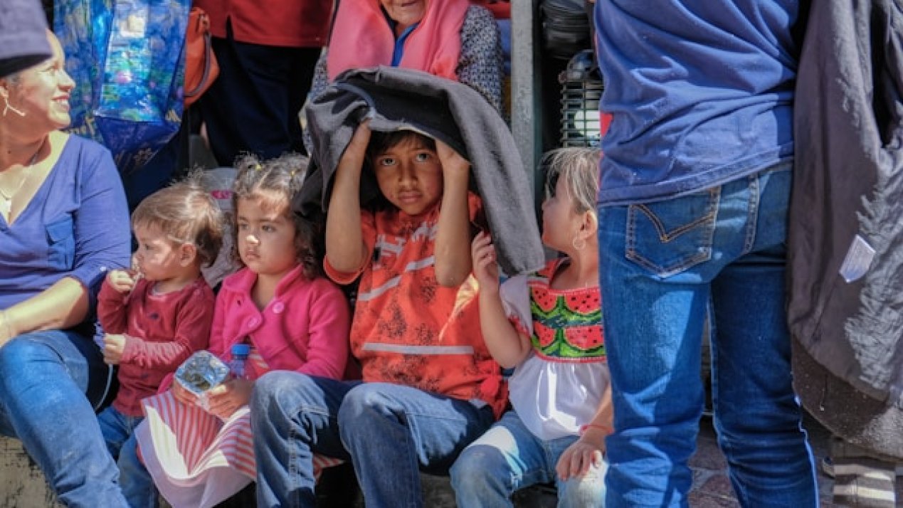 Mexico Launches Health Guide for Migrant Children, Youth