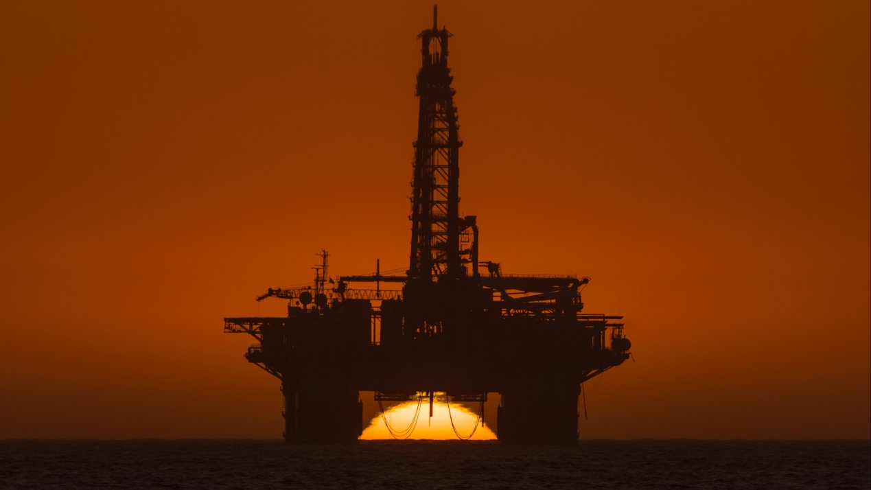 Mexico’s Oil Output Declines Amid Rig Decommissioning Trend