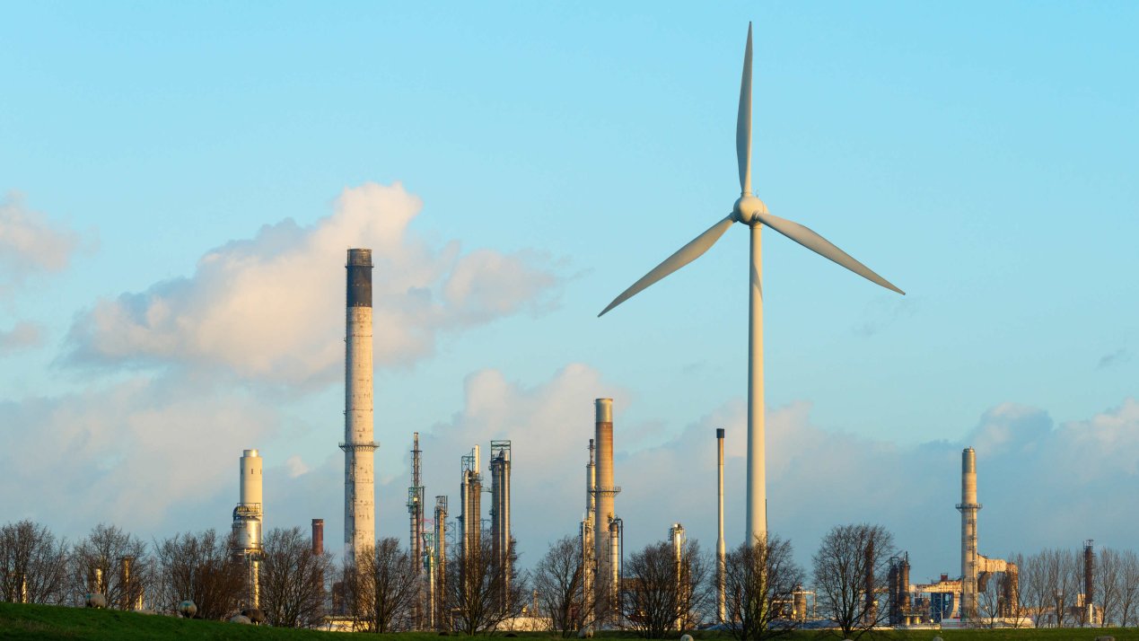 Natural Gas or Renewables: How to Navigate the Energy Transition