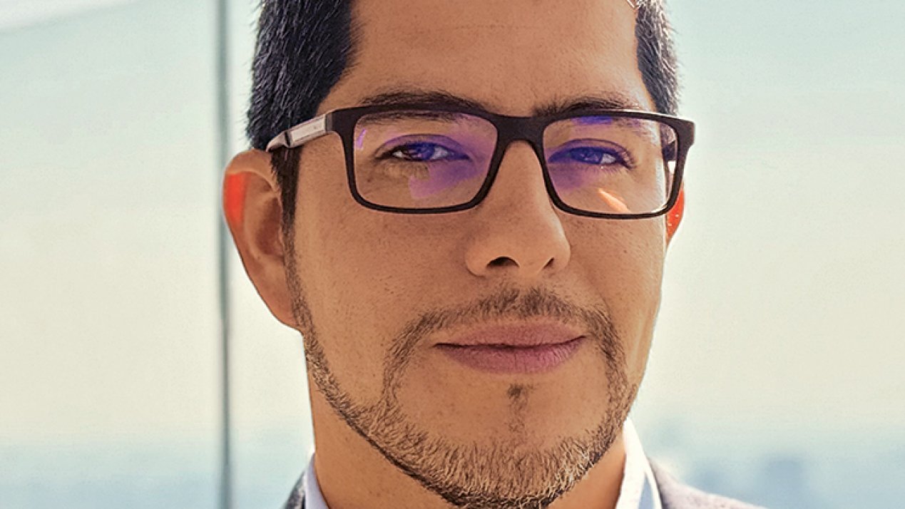 Beyond the Résumé: Balancing AI and Human Insight in Recruitment