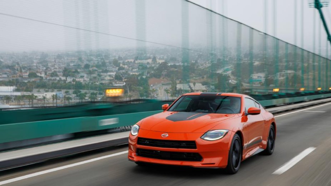 Mercedes Exits Nissan Stake in US$325 Million Deal