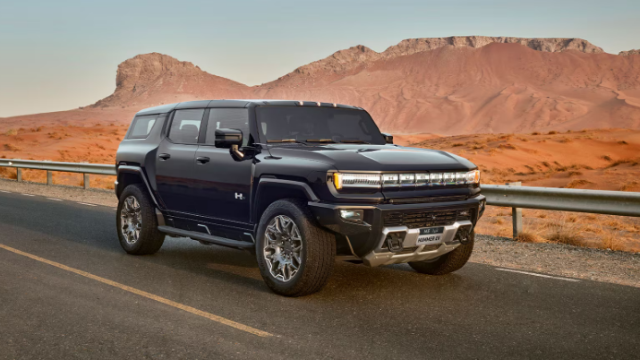 GM Temporarily Cuts EV SUV Production in Detroit