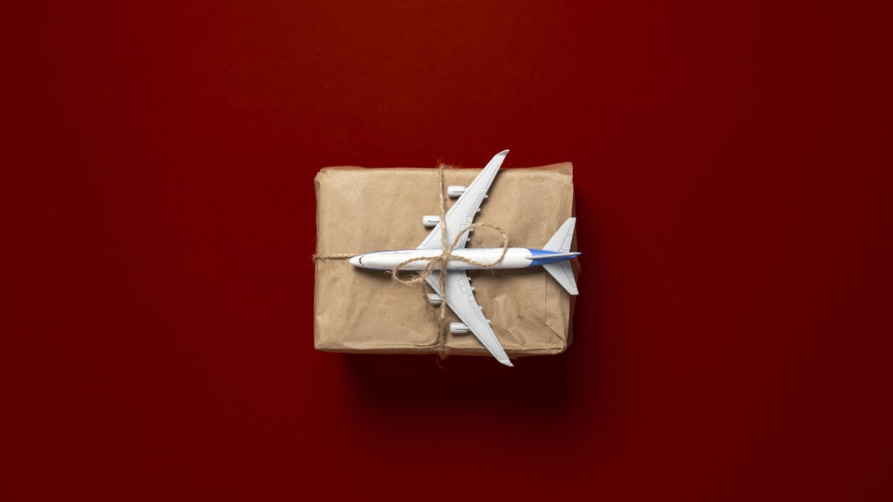 Mexico–US Postal Shipments Plunge 80% After Rule Change