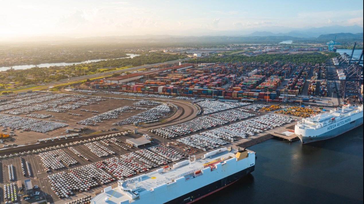 Truck Drivers Block Lazaro Cardenas Port Over Delays