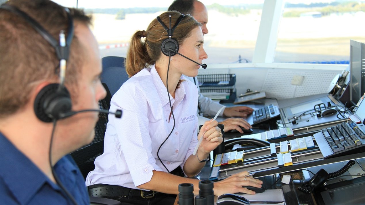 Mexico Faces 500 Air Traffic Controller Shortage, SINACTA Warns