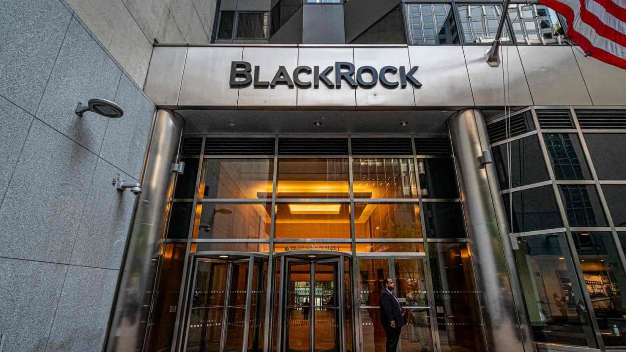 BlackRock Active Funds to Support BBVA’s Sabadell Bid