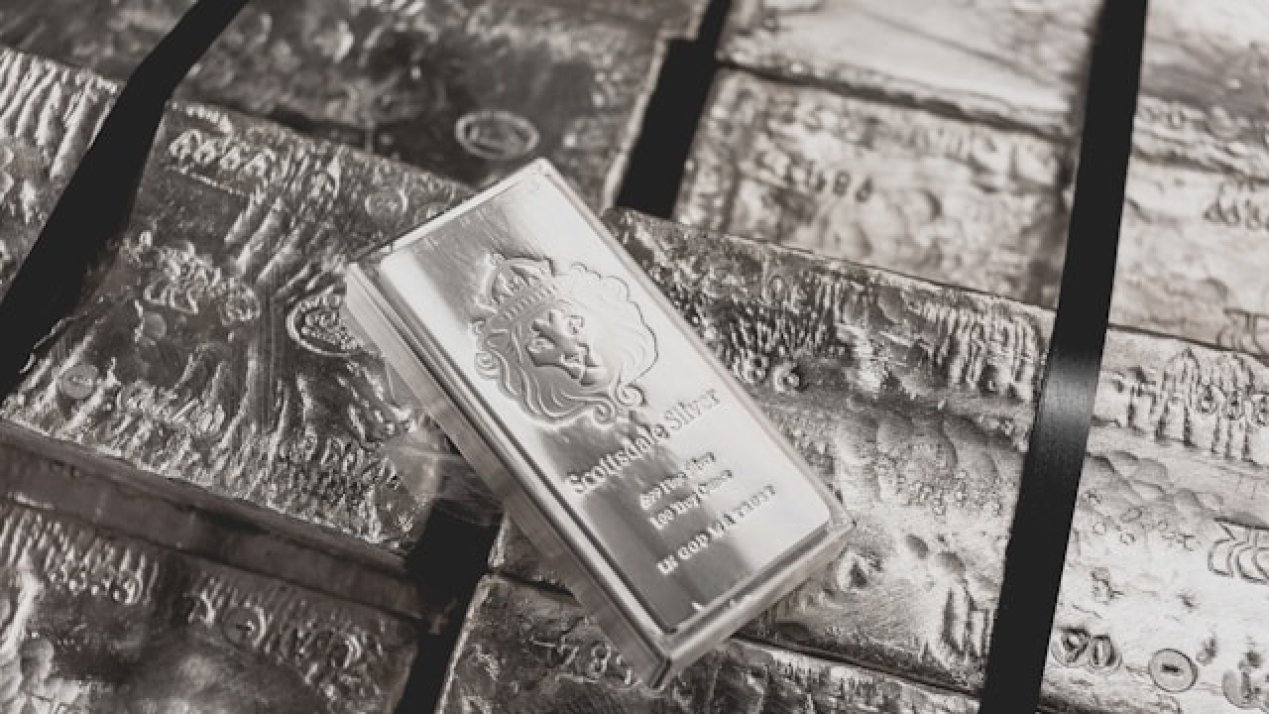 Silver Tops US$52/oz as Historic London Short Squeeze Unfolds