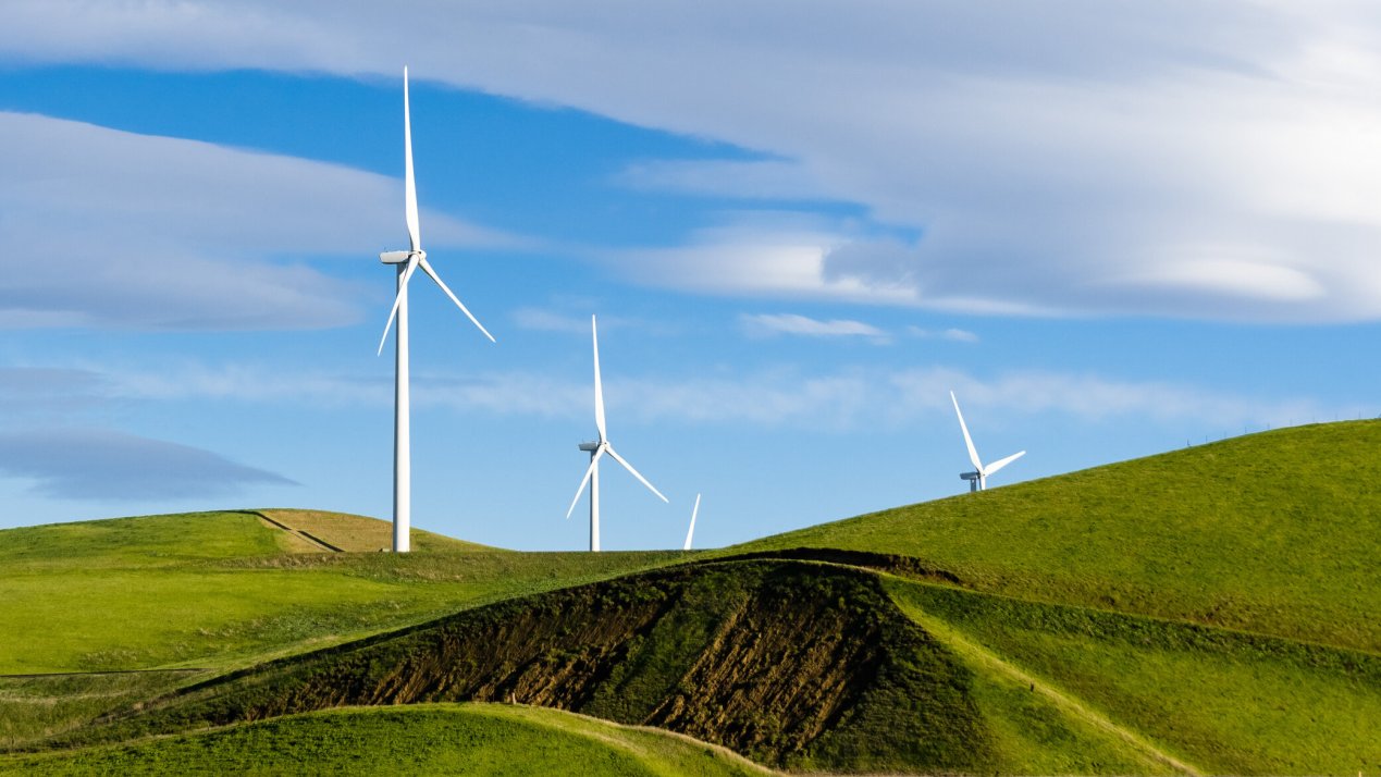 Global Renewables Surge but 2030 Targets Remain Out of Reach