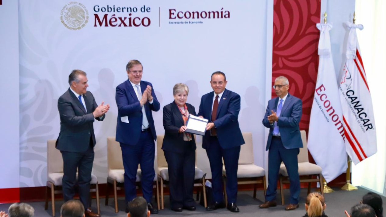 Mexico Restricts Older Diesel Truck Imports, Targets 90% Cut