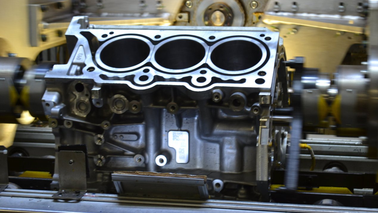 Stellantis Mexico Marks 15 Years of Engine Production