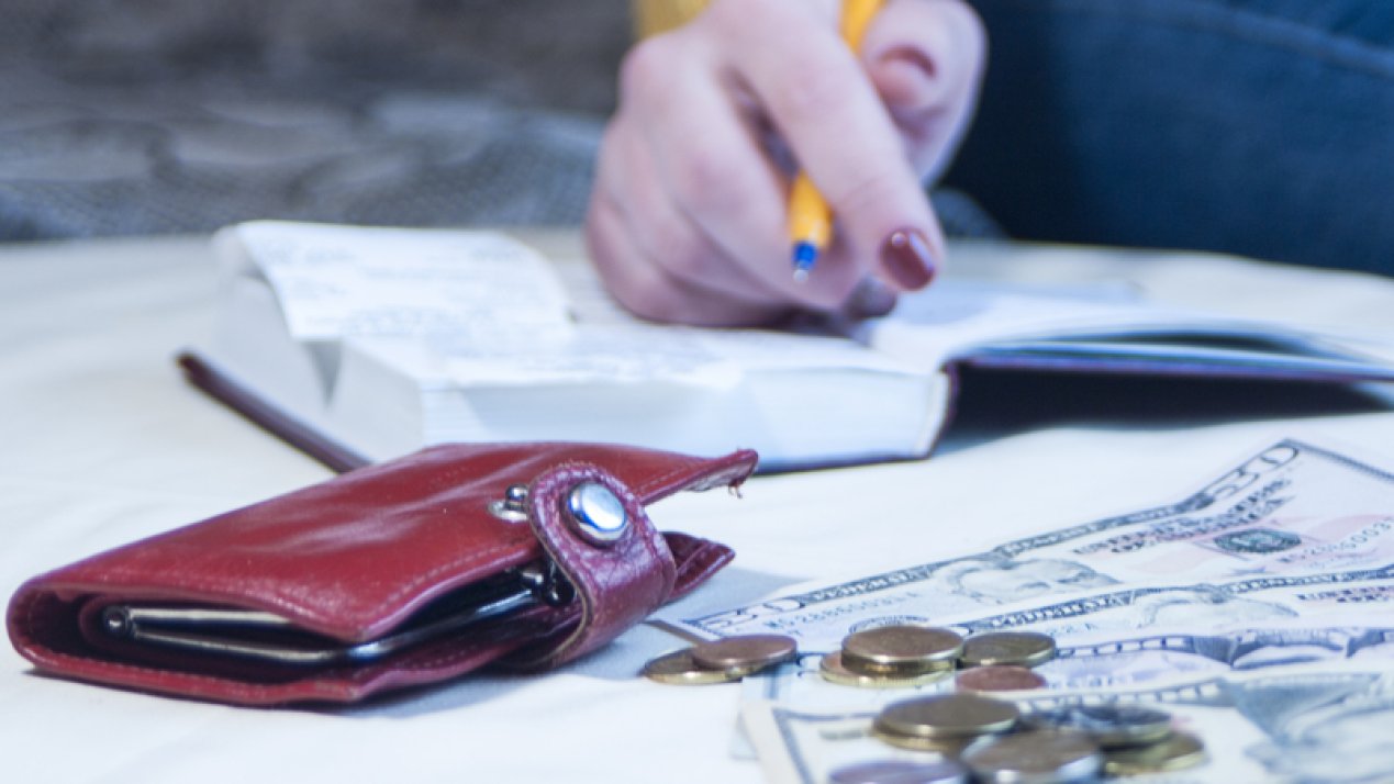 PEMEX Support Drives MX$284 Billion Revenue Gap