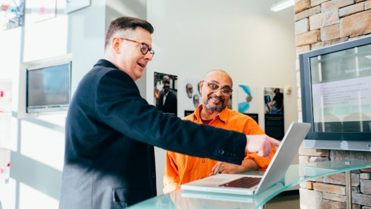 Mexicans Reassess Work Priorities, Favor Balanced Engagement