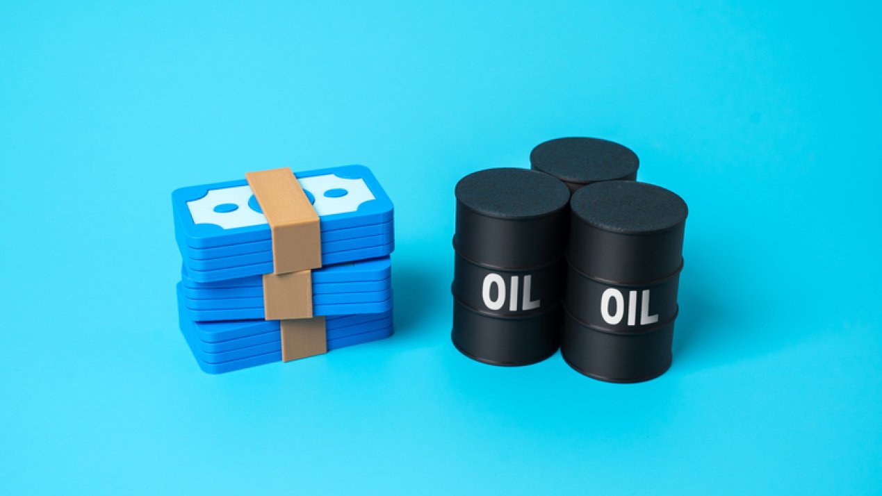 Oil Prices Stress Markets; PEMEX Refining Strategy Under Scrutiny