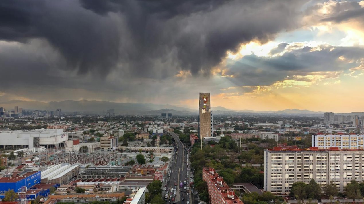 Senator Proposes Zero-Emission Fleets to Combat Air Pollution