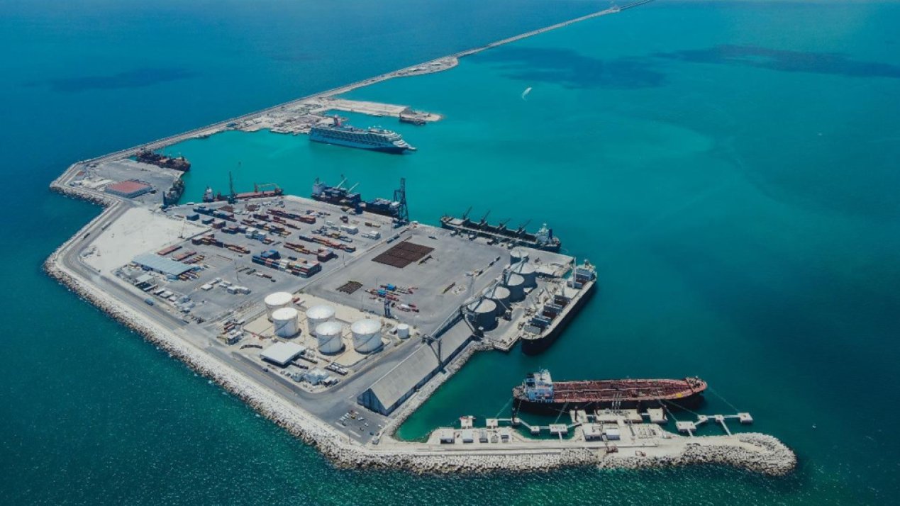 The Year in Logistics: Disruptions, Tariffs, Investments 