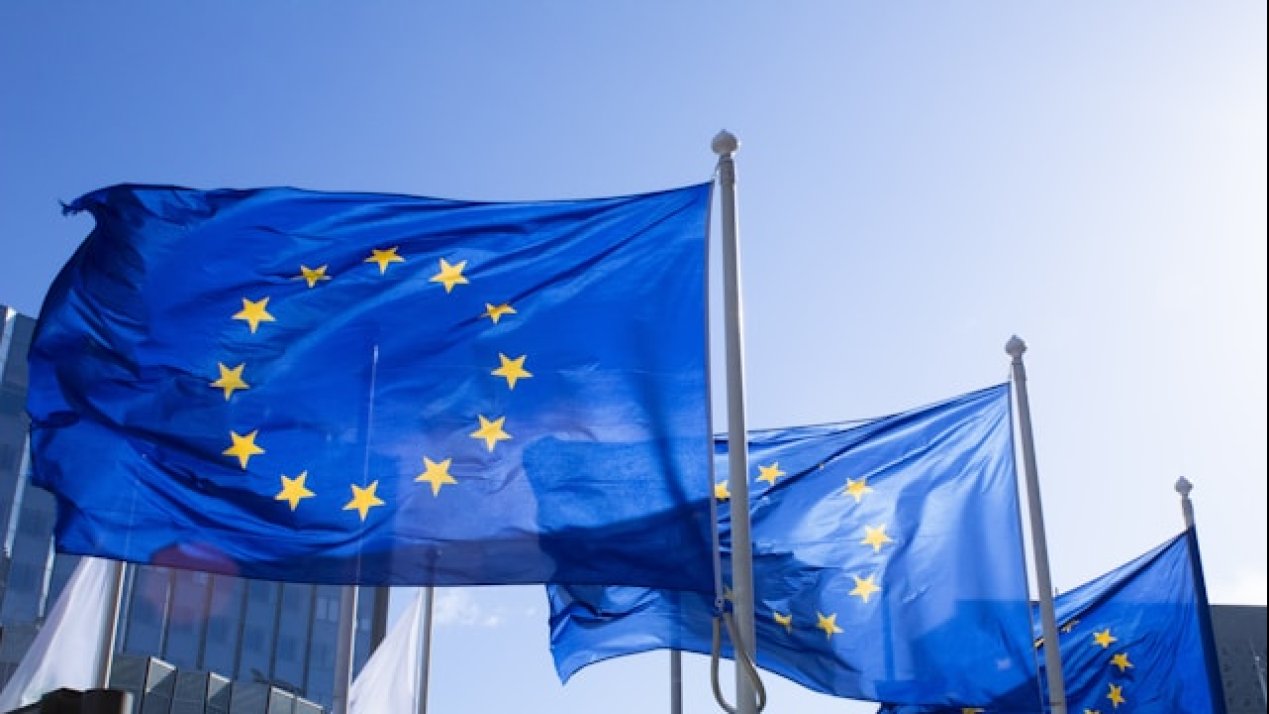 EU Considers Suspending US Deal Amid Greenland Tensions