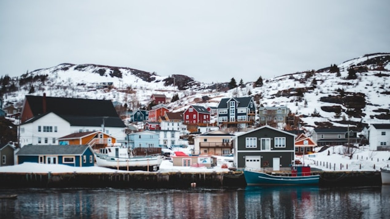 Trump Demands Control Over Greenland, Escalates Tensions