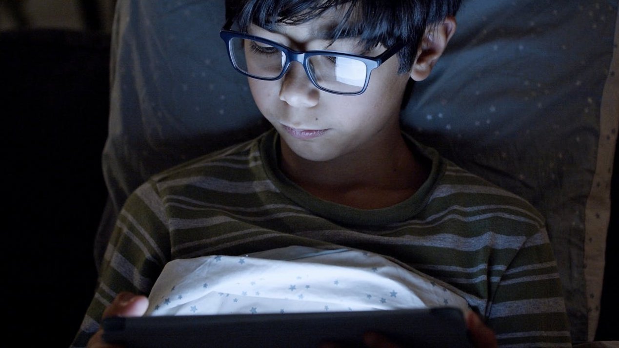 Mexico Ranks First in Screentime, Fourth in AI Use Globally: OECD