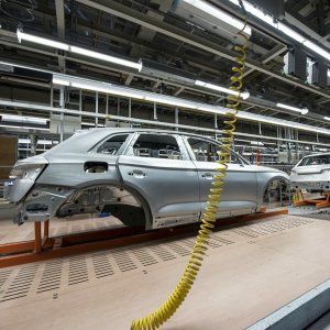 Mexico Auto Output May Fall 10% Amid US Tariffs
