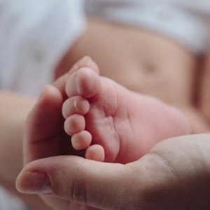 Global Maternal Mortality Drops, But Aid Cuts Jeopardize Advances