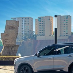 Ford Reinstates 2025 Outlook, Braces for US$2 Billion Tariff Hit